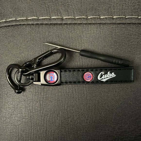 New Chicago Cubs key ring and screwdriver set - Picture 1 of 5
